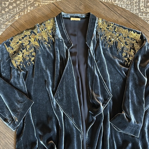 WRAP Blue/Gray Velvet Open Light Jacket/Wrap with Gold Sequin Detail Size 14 - Picture 2 of 9